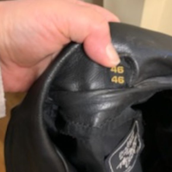 Vintage Moto Black Leather Jacket from The Antique Boutique - Picture 13 of 14